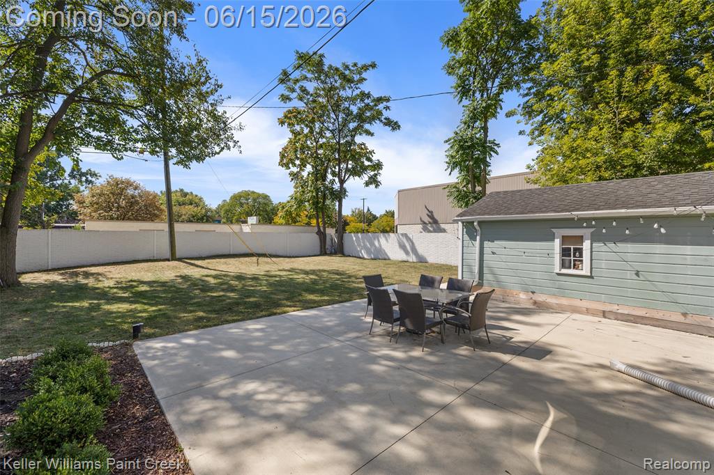 608 E Windemere Avenue, Royal Oak, MI 48073 — Photo 32