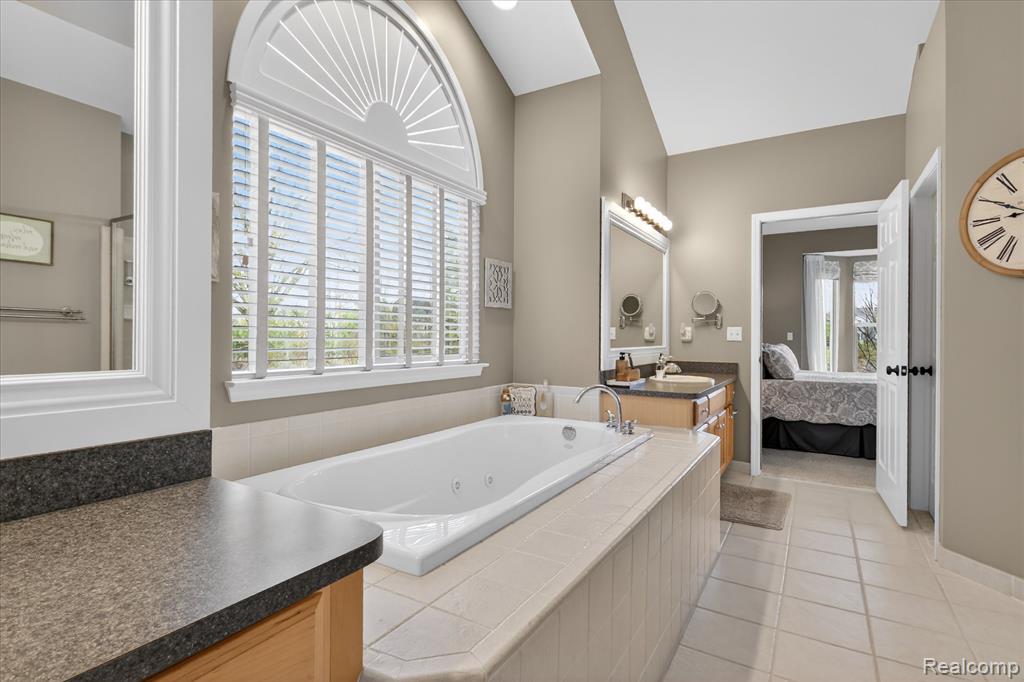 3226 Estate View Court, Commerce Twp, MI 48382 — Photo 30