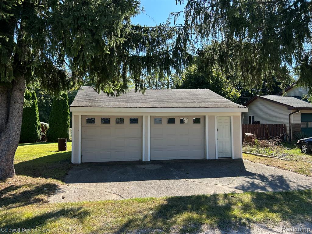 9150 Butternut Road, Whitmore Lake, MI 48189 — front exterior