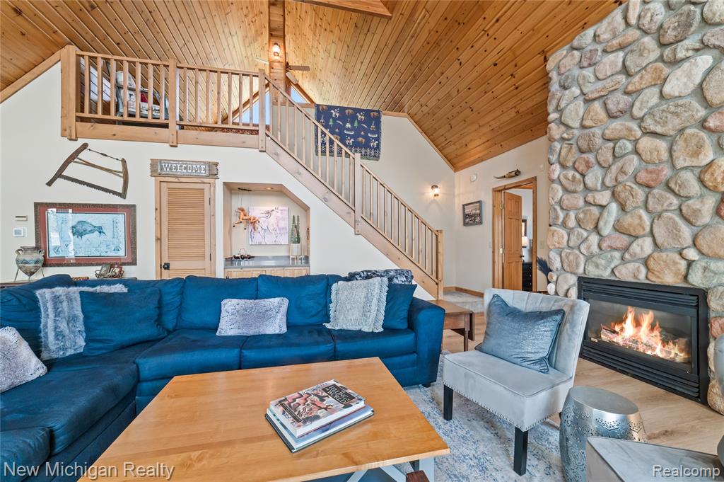 1811 Sunset Drive, Gaylord, MI 49735 — Photo 11