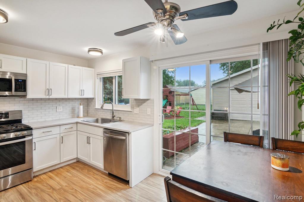 41551 HAMLIN Street, Belleville, MI 48111 — Photo 10