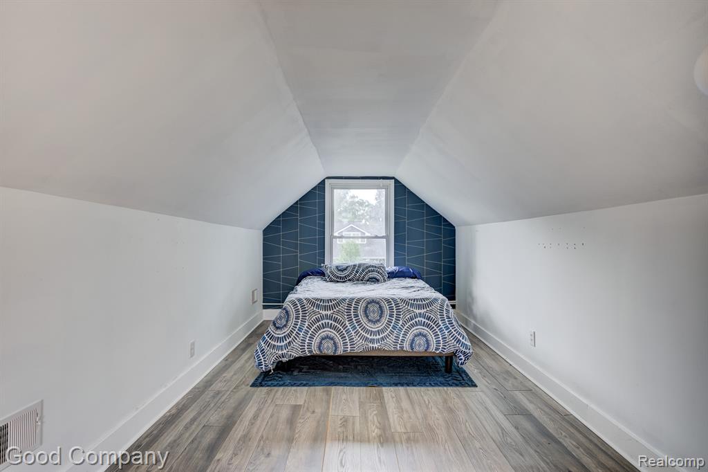 573 E Oakridge Street, Ferndale, MI 48220 — Photo 21