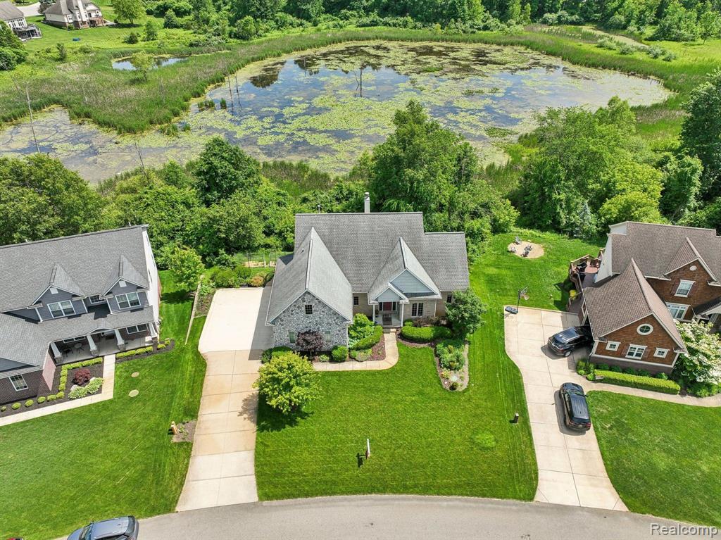 627 OLIVIA Drive, Milford, MI 48381 — Photo 35