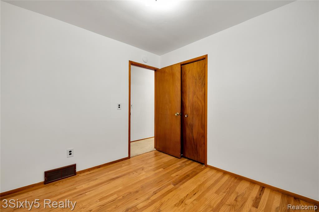 30572 S Gibraltar Road, Rockwood, MI — Photo 13