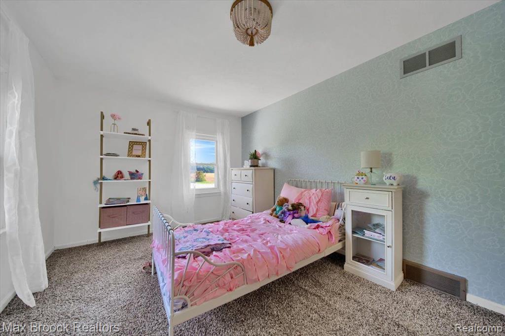 8360 Parker, Saline, MI 48176 — Photo 24