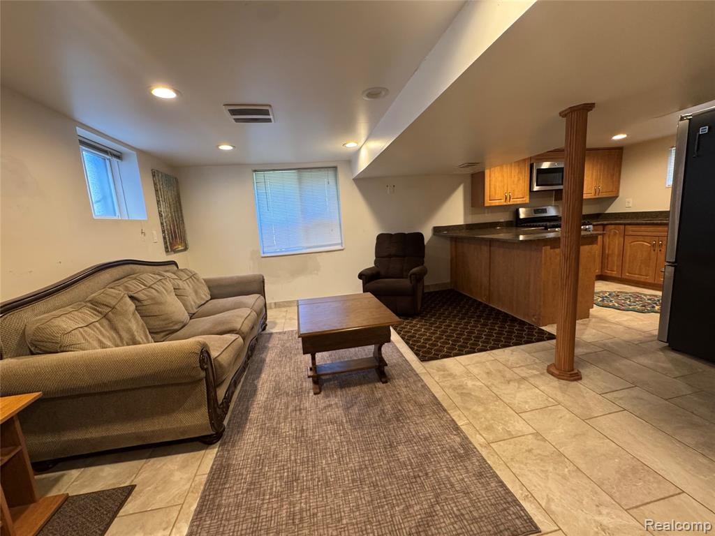 6438 Barrie Street, Dearborn, MI 48126 — Photo 11