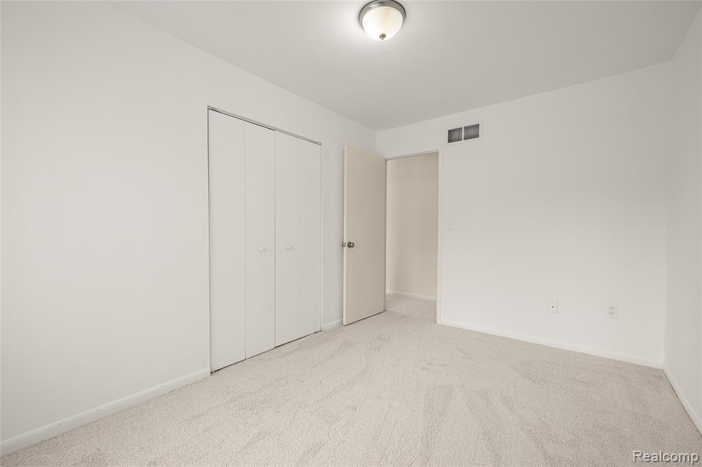 40661 Oakwood Drive, Novi, MI — Photo 22