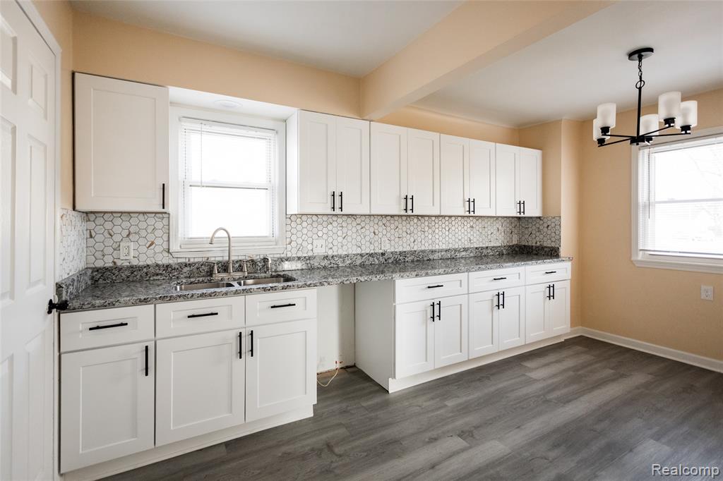 19100 Kingsville Street, Harper Woods, MI 48225 — Photo 2