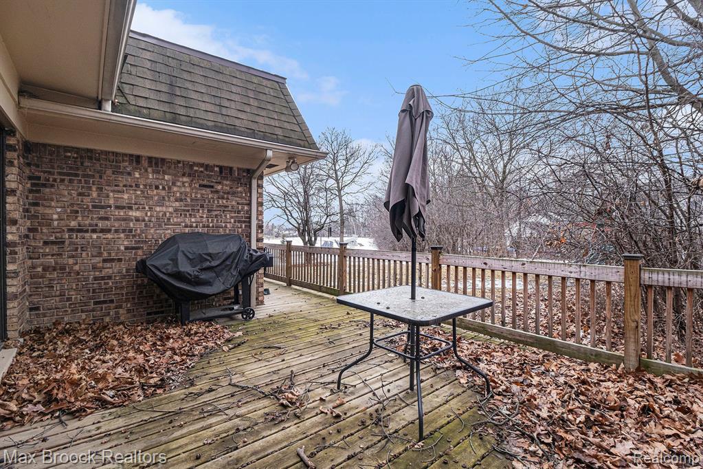 5962 CHERRY CREST Drive, West Bloomfield, MI — Photo 33