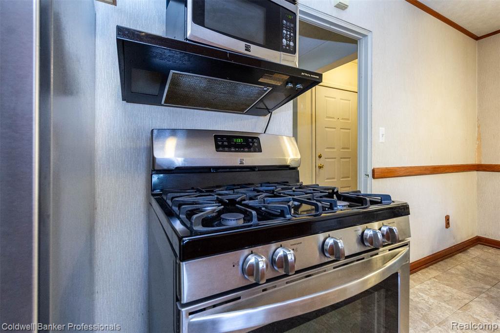 7332 N Vernon Street E, Dearborn Heights, MI 48127 — Photo 12