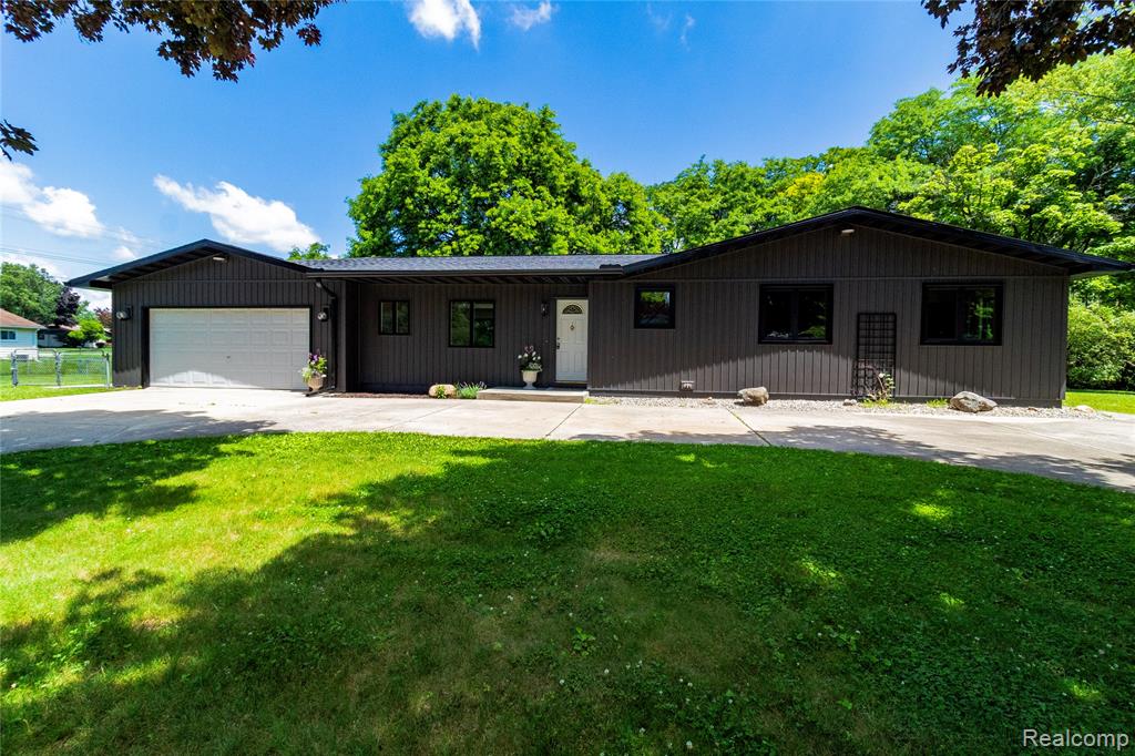 1138 Baldwin Road, Lapeer, MI 48446