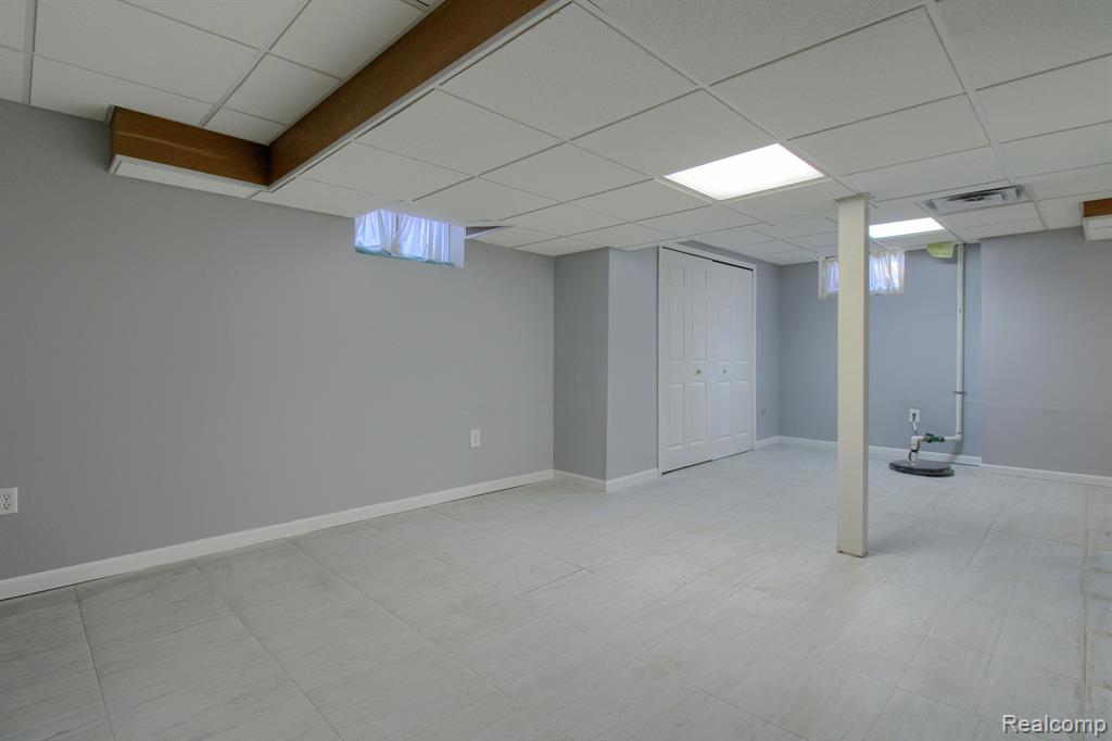 571 NEW TOWN Street W, Detroit, MI 48215 — Photo 30