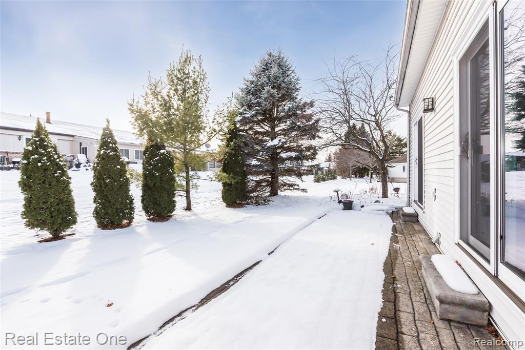 61019 Evergreen Court, 22, South Lyon, MI 48178 — Photo 14