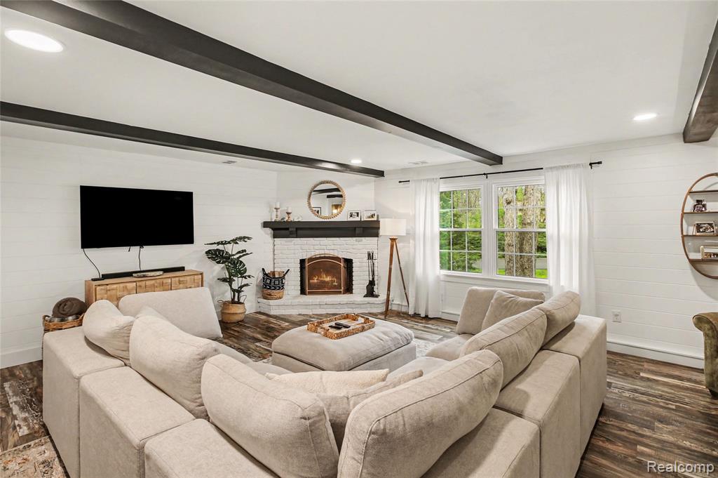 6040 Tall Oak Way, Brighton, MI 48116 — Photo 4