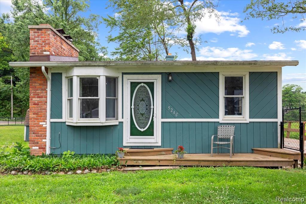 5246 Wayne Road, White Lake, MI 48383 — front exterior