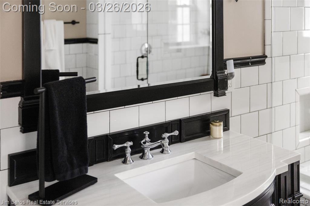 1247 Buckingham Road, Grosse Pointe Park, MI 48230 — Photo 22