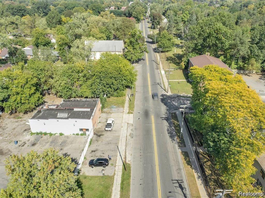 18421 LAHSER Road, Detroit, MI 48219 — Photo 7