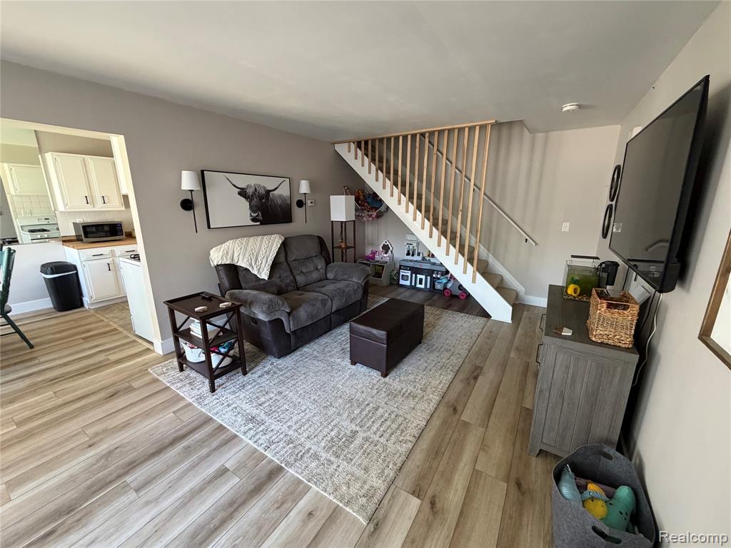 22814 Talford Street, Novi, MI — Photo 2
