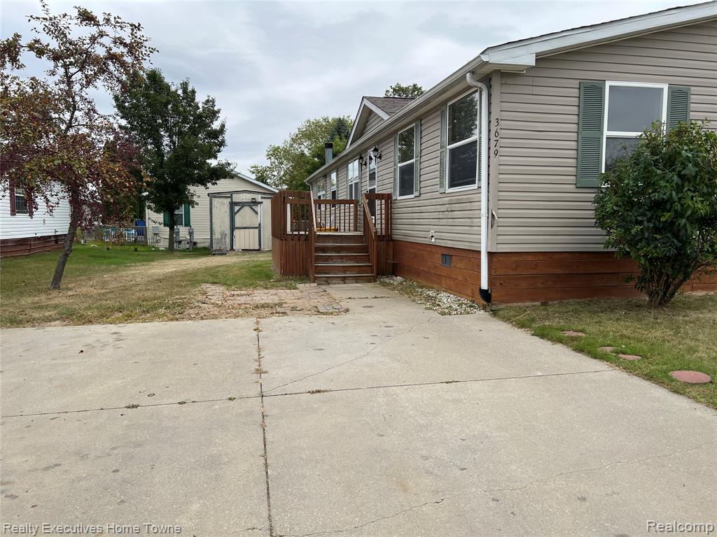 3679 Chestnut Ln Lane, Dryden, MI 48428 — front exterior