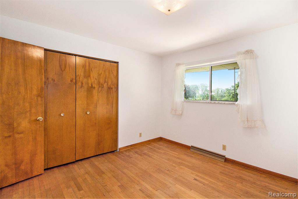 12105 Hegel Road, Goodrich Vlg, MI — Photo 13
