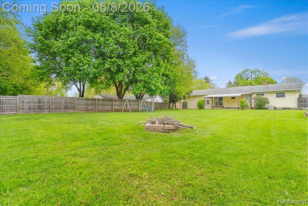 2413 Kuerbitz Drive, Lansing, MI 48906 — Photo 38