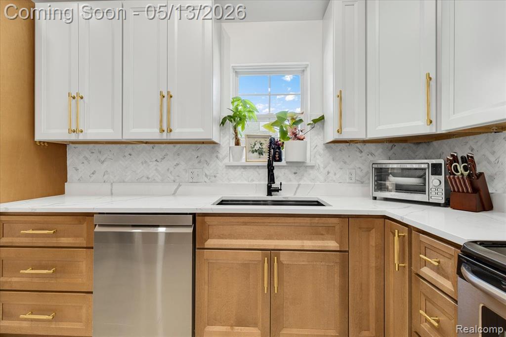 45761 Gable Drive, Macomb, MI 48044 — Photo 13