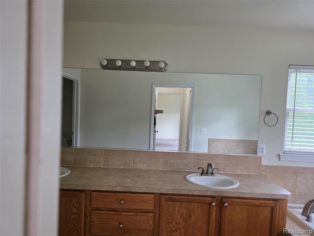 2103 Enterprise Drive, Troy, MI 48083 — Photo 31