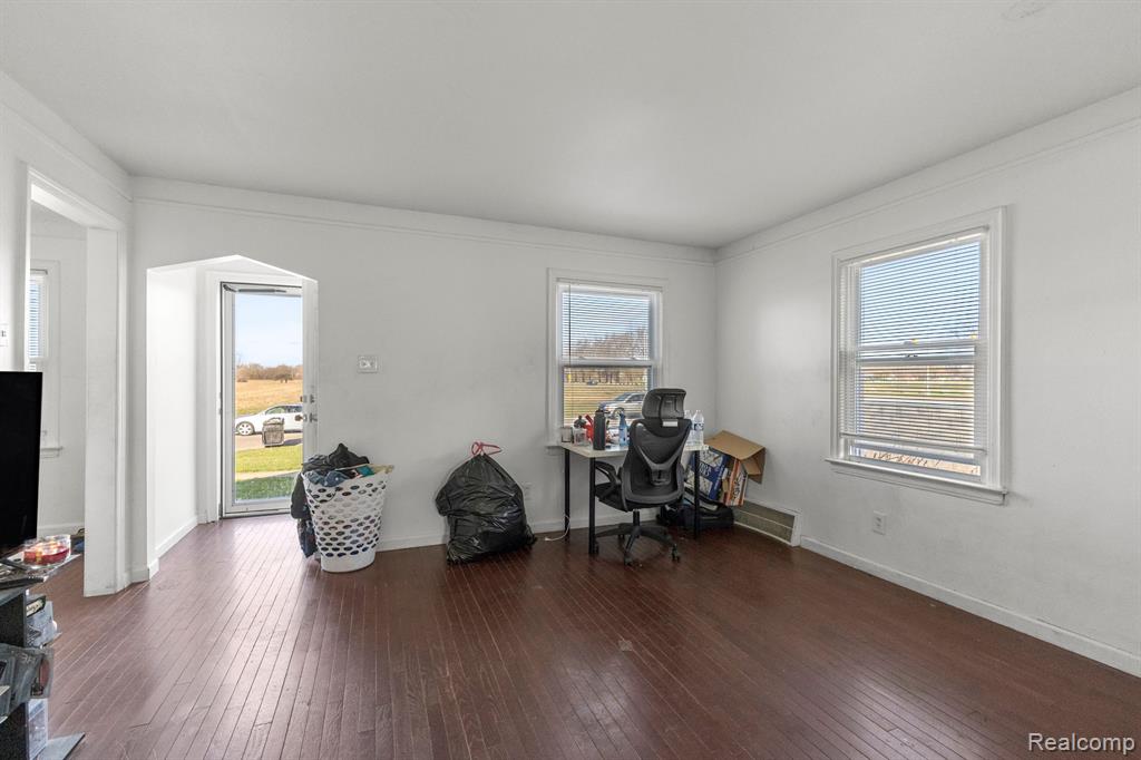 8690 TRINITY Street, Detroit, MI 48228 — Photo 4