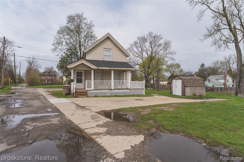 212 Sanderson Avenue, Pontiac, MI 48341 — front exterior