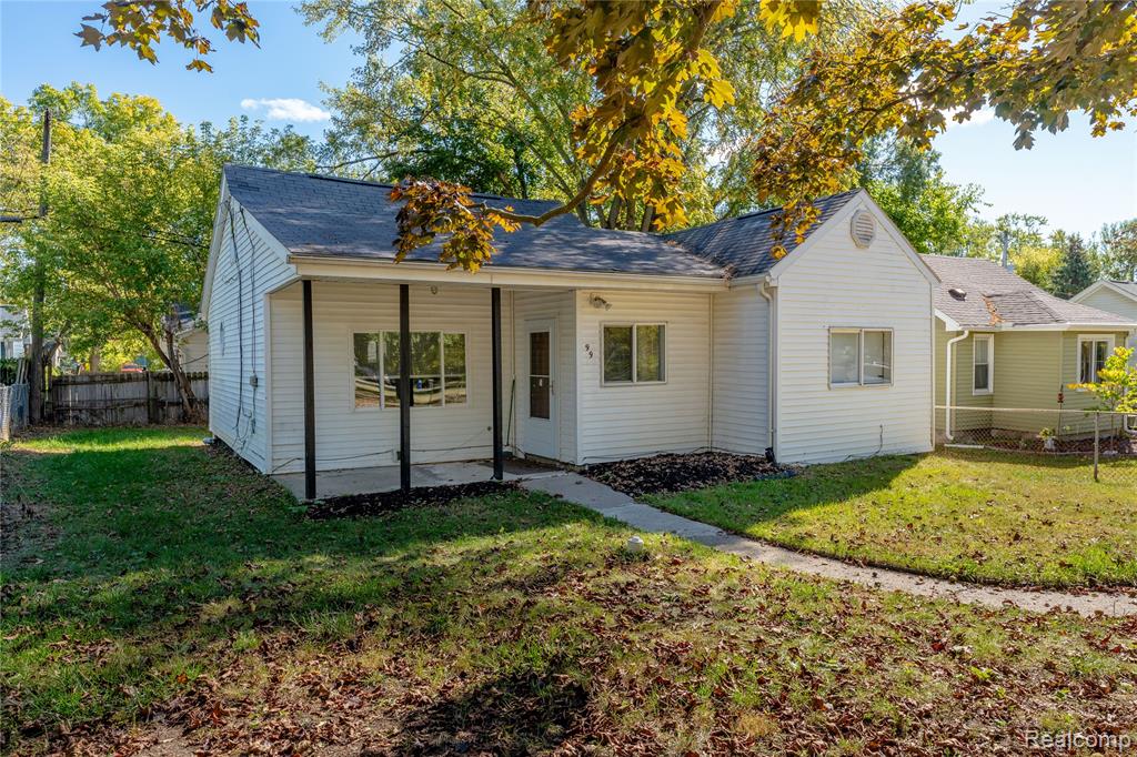 99 Calvert Avenue, Waterford, MI 48328 — Photo 2
