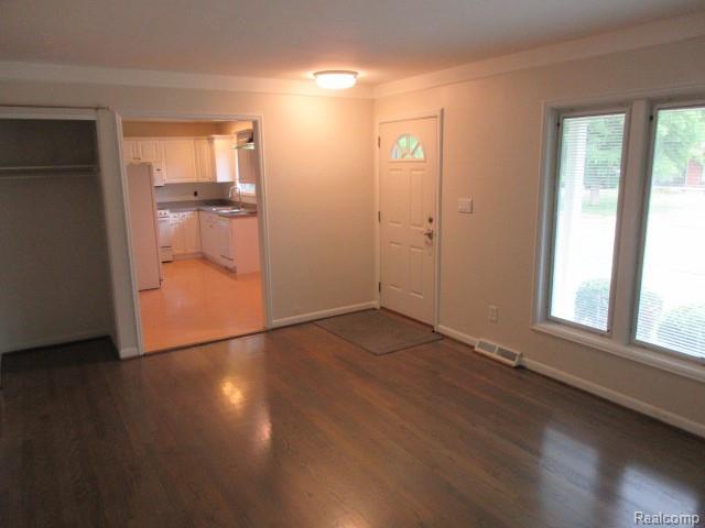 1236 Jenifer Avenue, Madison Heights, MI 48071 — Photo 3