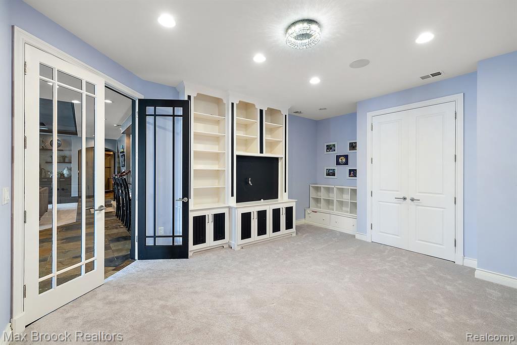 6340 Lakeshore Street, West Bloomfield, MI 48323 — Photo 47