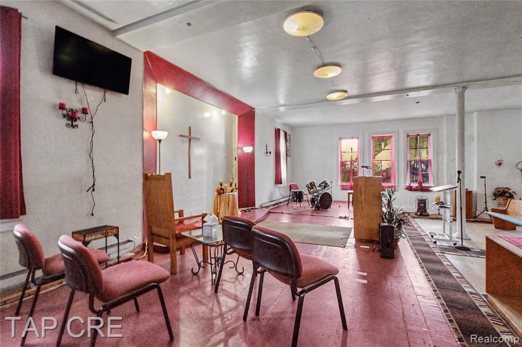 400 W Grand Boulevard - Photo 5