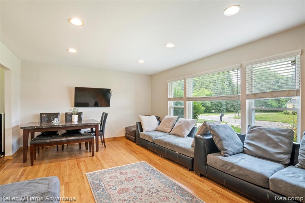 5016 Patrick Road, West Bloomfield, MI — Photo 8
