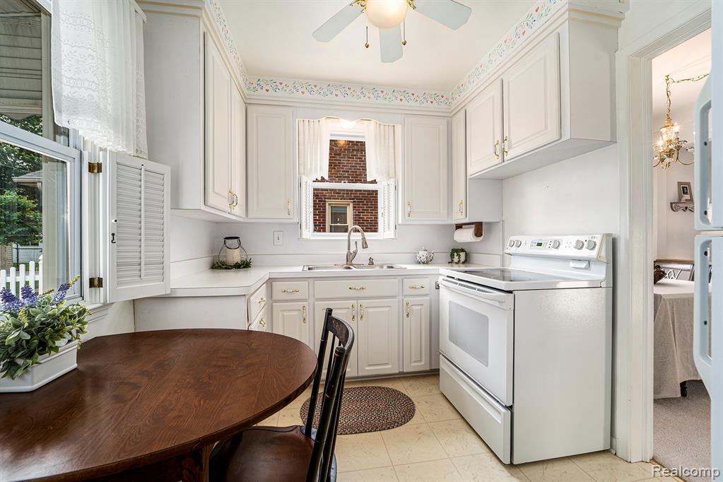 916 N Rosevere Avenue, Dearborn, MI 48128 — Photo 7