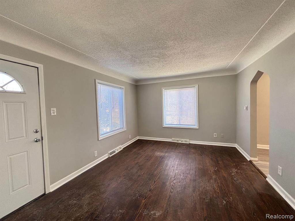 7012 CADILLAC Avenue, Warren, MI 48091 — Photo 3