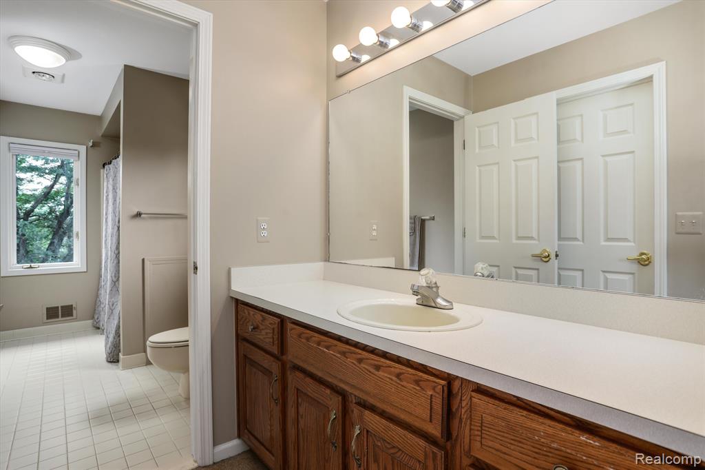 4214 Oak Tree Circle, Rochester, MI 48306 — Photo 37