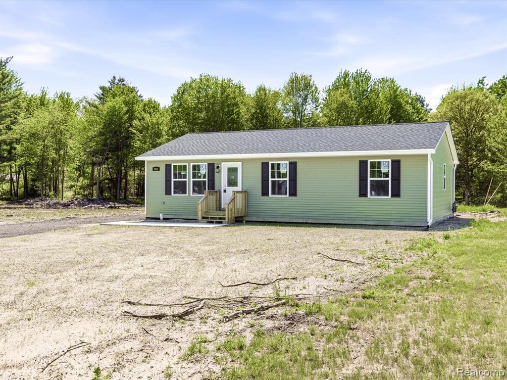 2941 Beach Road, Port Huron, MI 48060 — Photo 2