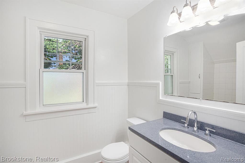 159 Alice Avenue, Bloomfield, MI 48302 — Photo 17