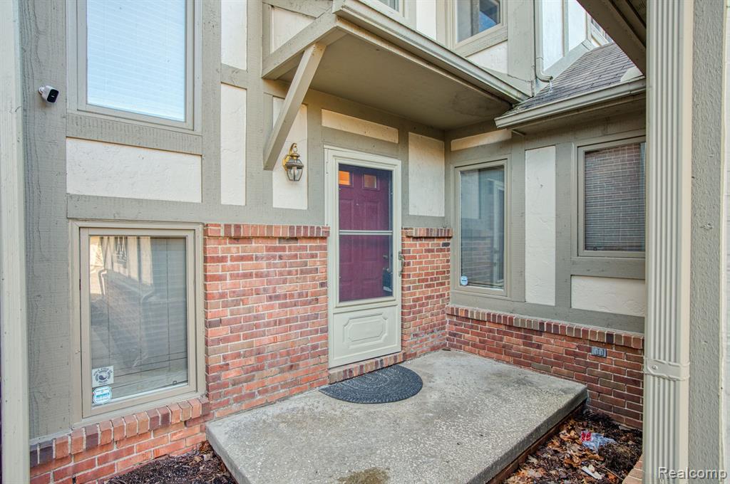 42033 SARATOGA Circle, Canton, MI 48187 — Photo 2