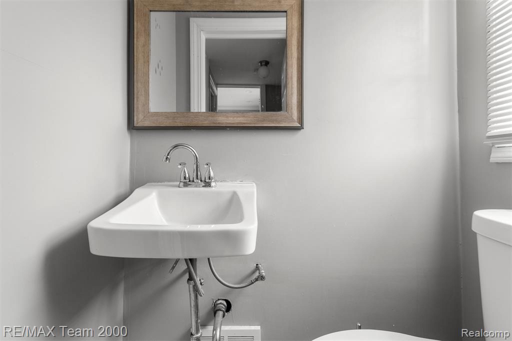 17420 Ohio Street, Detroit, MI 48221 — Photo 19