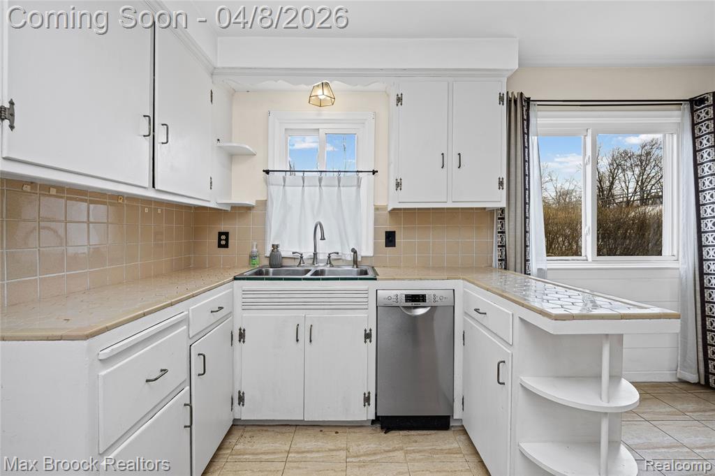 17000 W 13 Mile Road, Beverly Hills, MI 48025 — Photo 13