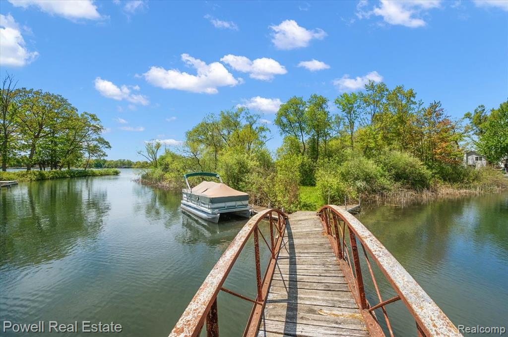 6837 Hatchery Road, Waterford, MI 48327 — Photo 14