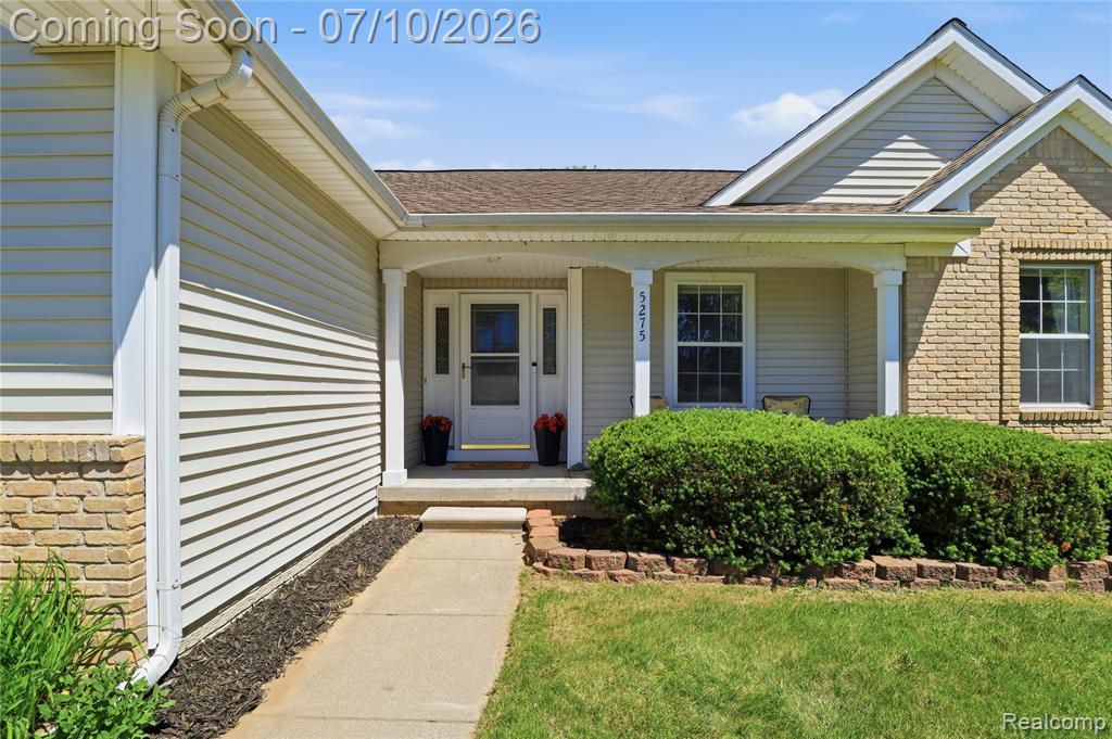 5275 E Maple Avenue, Grand Blanc, MI 48439 — Photo 3