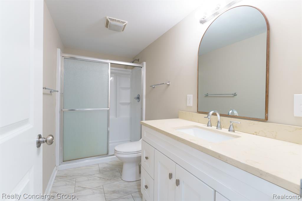 6340 ISLAND LAKE Drive, Brighton, MI 48116 — Photo 17