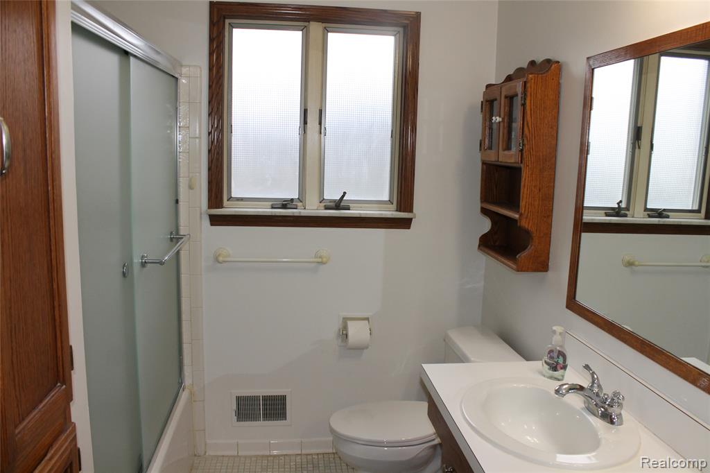 4986 Jackson Street, Trenton, MI 48183 — Photo 24