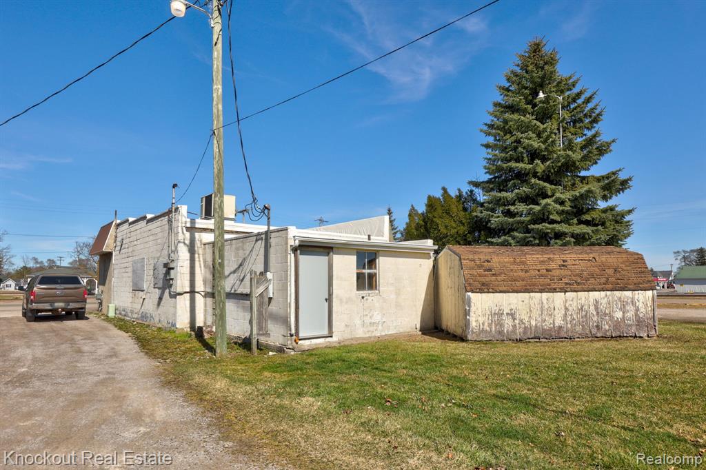 9739 SAGINAW Street, Reese, MI — Photo 21