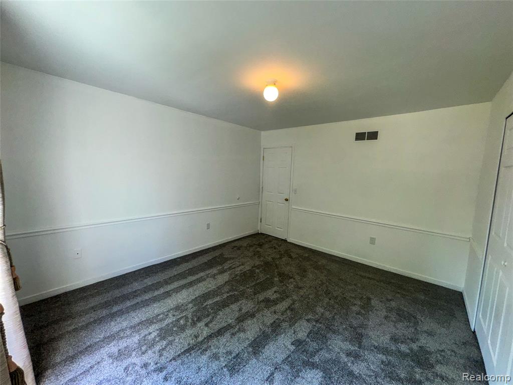 7240 Aaronway Drive, West Bloomfield, MI 48324 — Photo 24