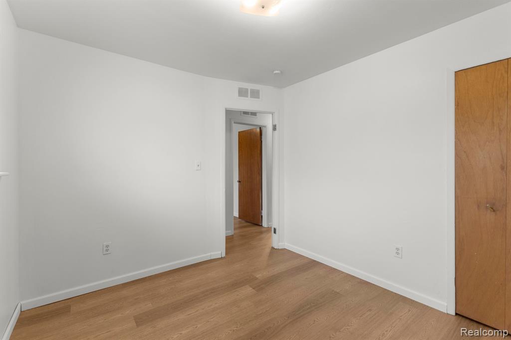 4921 GERTRUDE Street, Dearborn Heights, MI 48125 — Photo 20