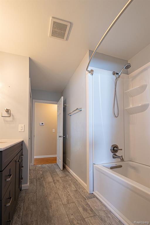 5123 MILL WHEEL Drive, Grand Blanc, MI 48439 — Photo 15